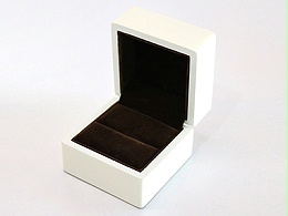 Ring Box with White Colored Prainting